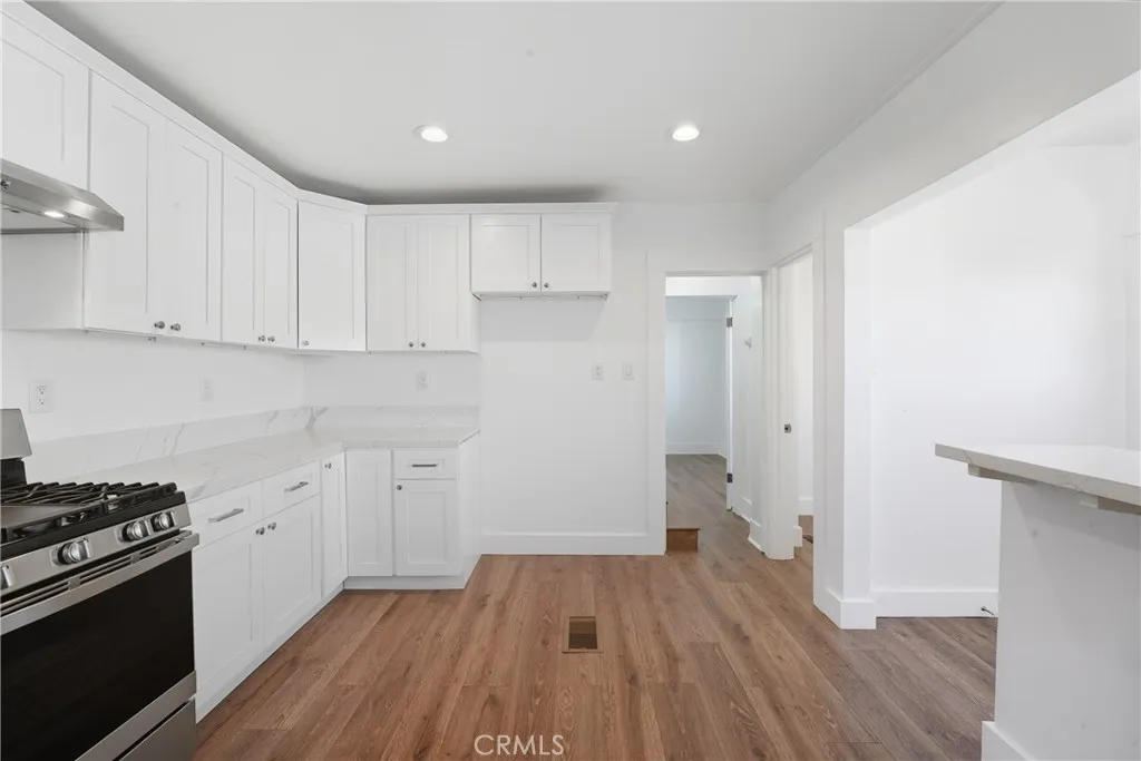 1261 W 51st, Los Angeles, California 90037 home-pic-13