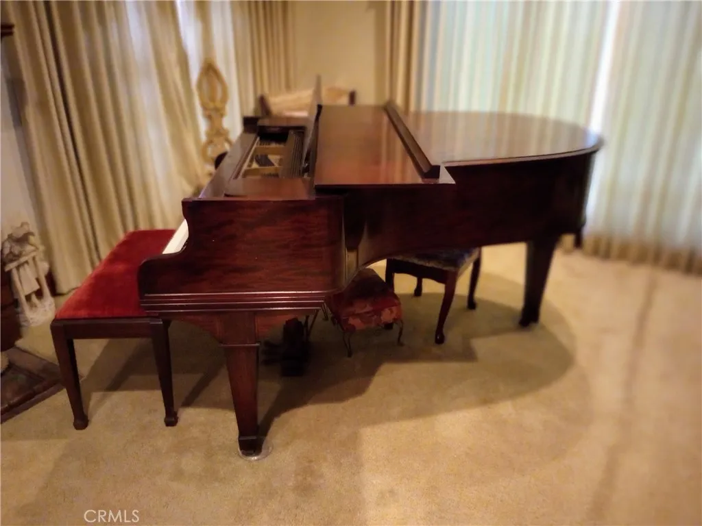 1617 W 125th Street, Los Angeles, California 90047 home-pic-4