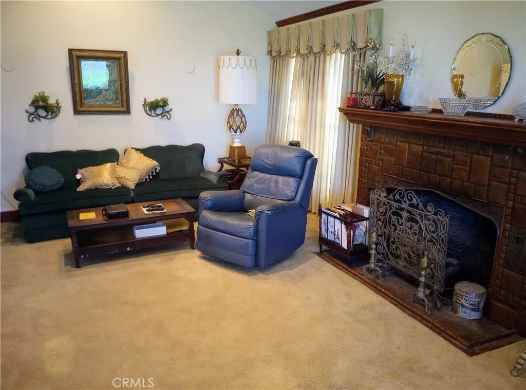 1617 W 125th Street, Los Angeles, California 90047 home-pic-6