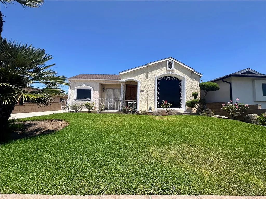 1617 W 125th Street, Los Angeles, California 90047 home-pic-1