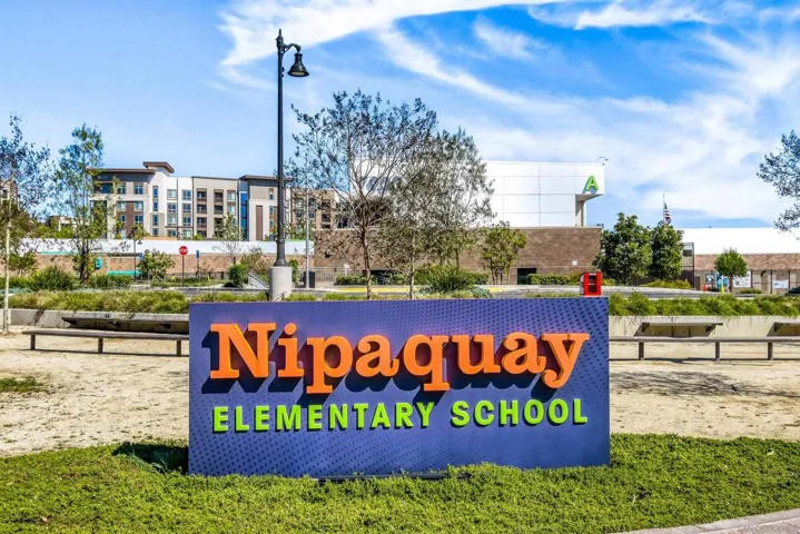 New Elementary School in Civita