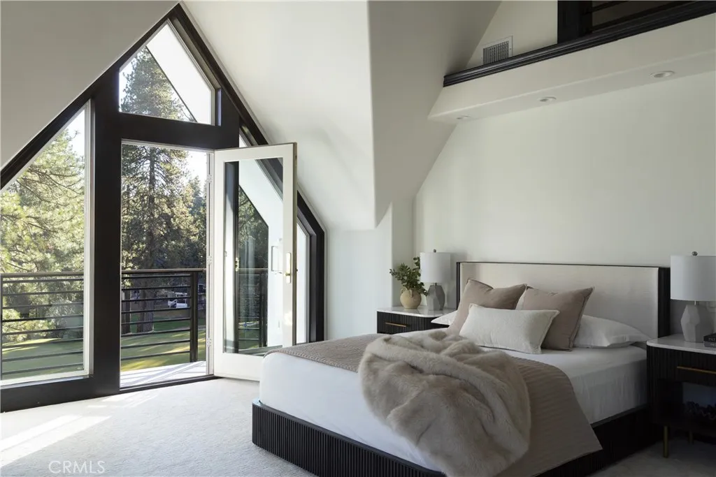 729 Brentwood, Lake Arrowhead, California 92352 home-pic-24