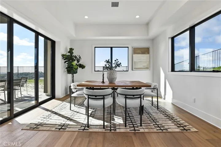 Kitchen nook/dining adjacent to California Room