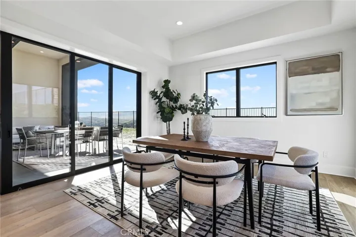 Kitchen nook/dining adjacent to California Room