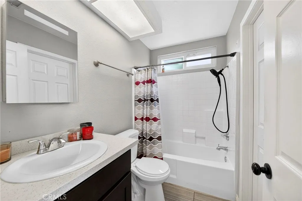 17079 Lurelane, Fontana, California 92336 home-pic-24
