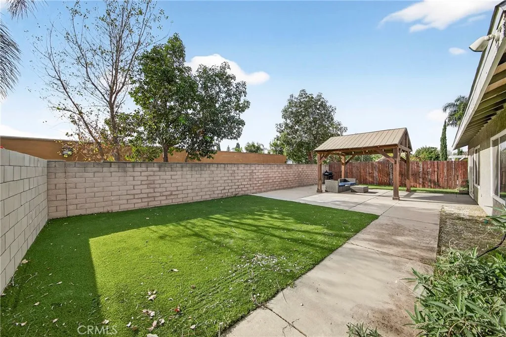 17079 Lurelane, Fontana, California 92336 home-pic-26