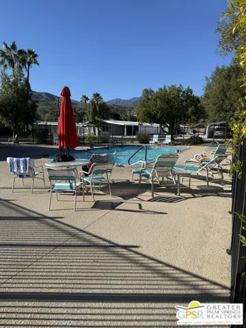 Smaller pool across from renta