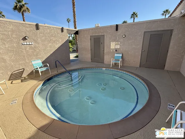 Extra large Spa separate from