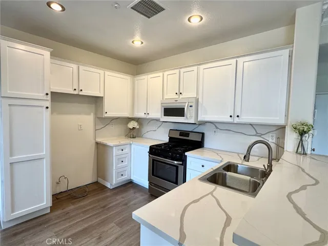 Upgraded quartz kitchen