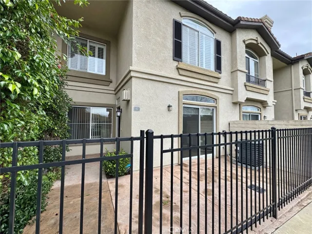 Front yard patio
