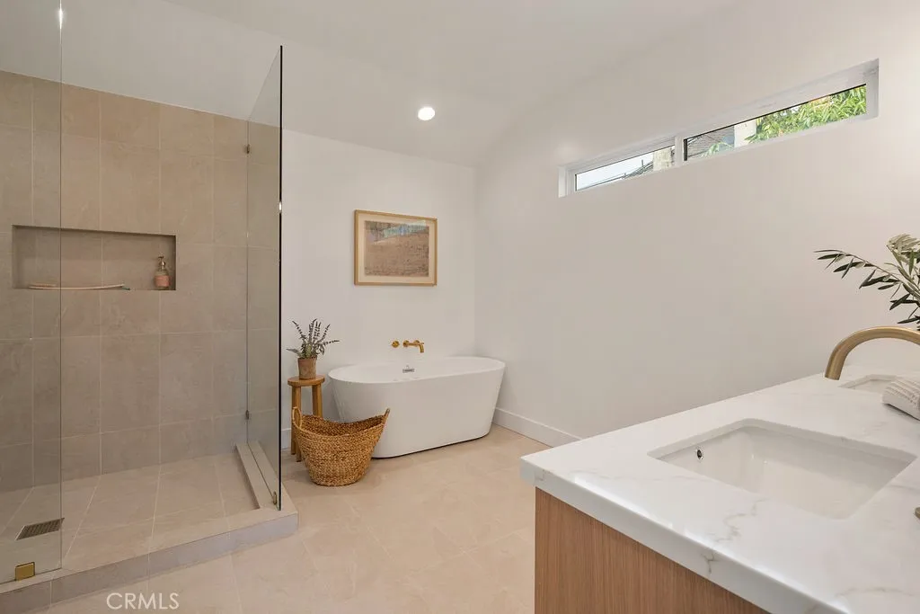 208 Susannah Place, Costa Mesa, California 92627 home-pic-21