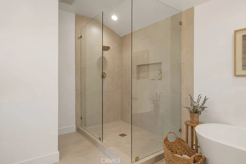 208 Susannah Place, Costa Mesa, California 92627 home-pic-22