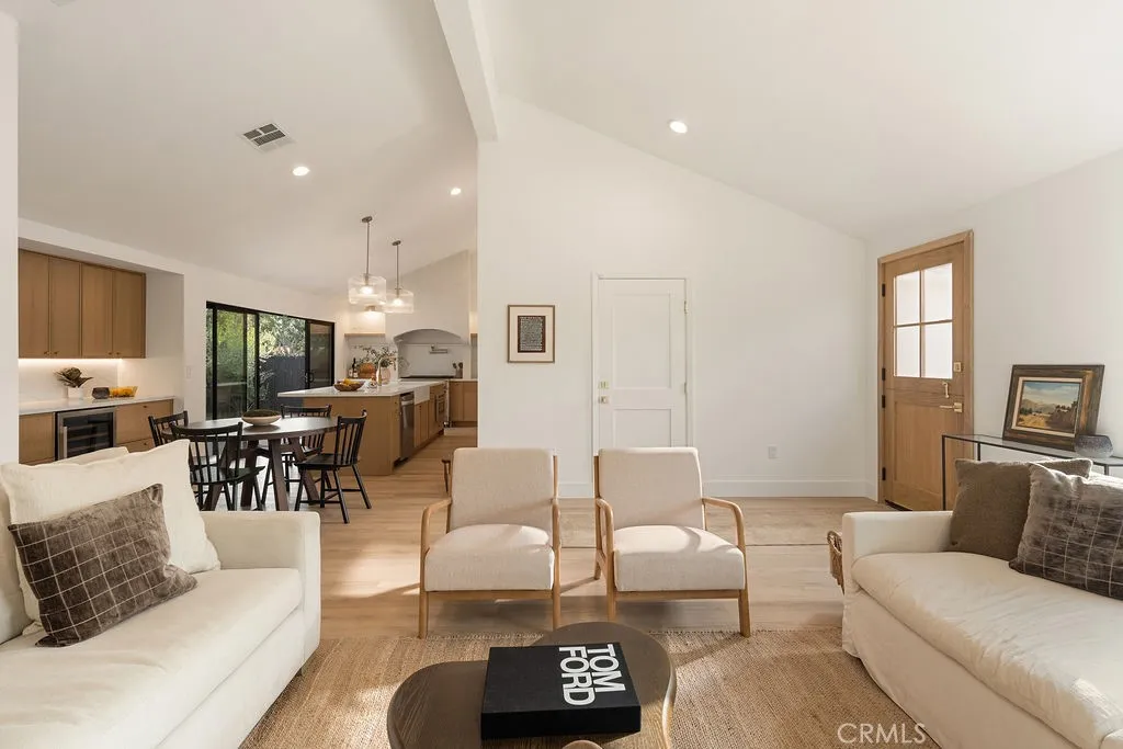 208 Susannah Place, Costa Mesa, California 92627 home-pic-6