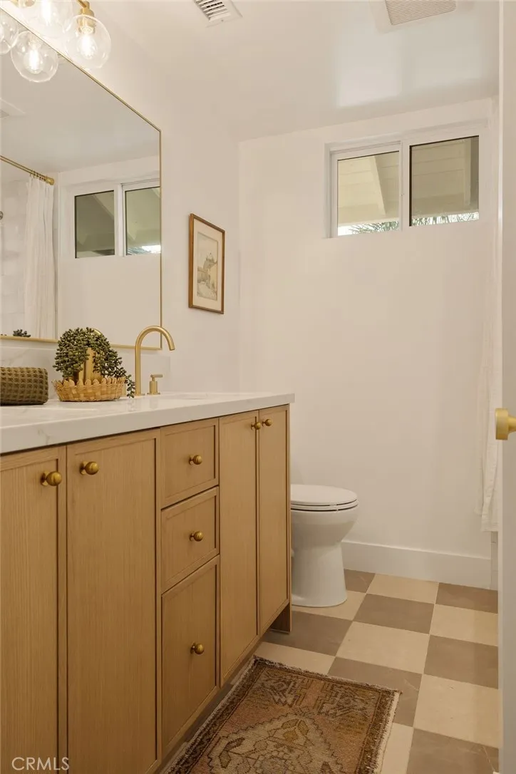 208 Susannah Place, Costa Mesa, California 92627 home-pic-15