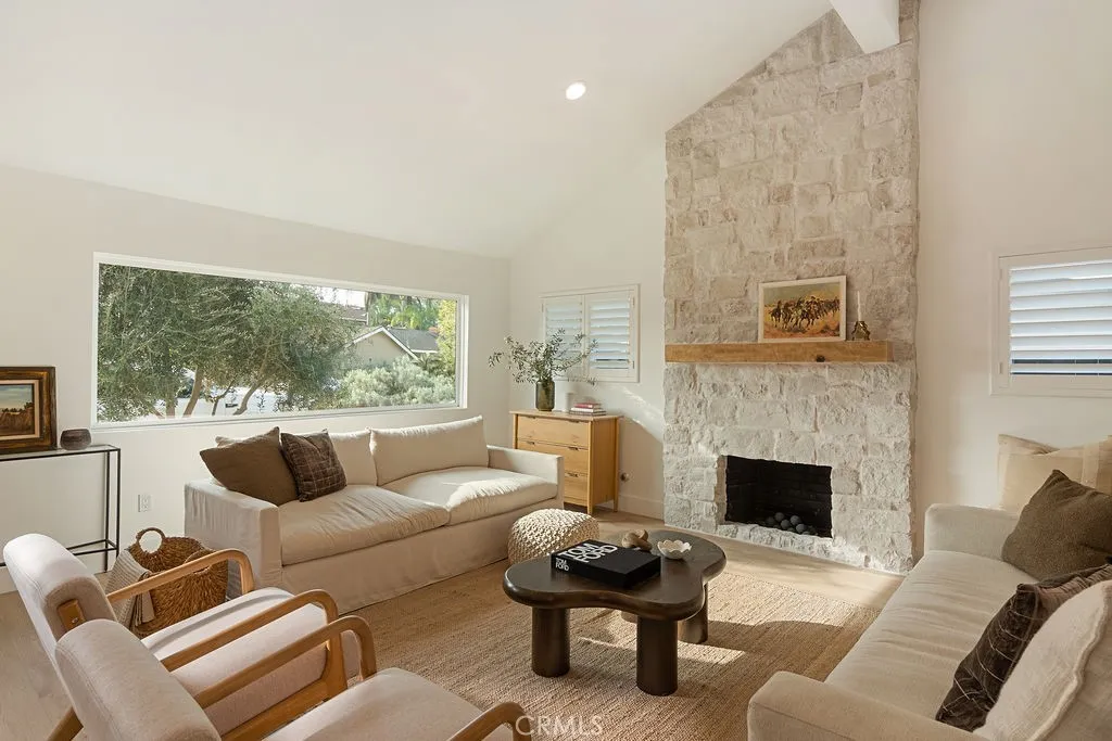 208 Susannah Place, Costa Mesa, California 92627 home-pic-3