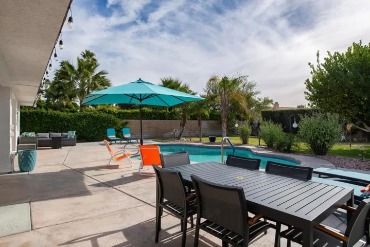 Outdoor Patio Dining