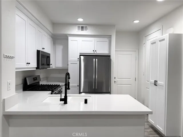 401 Castiano, Camarillo, California 93012