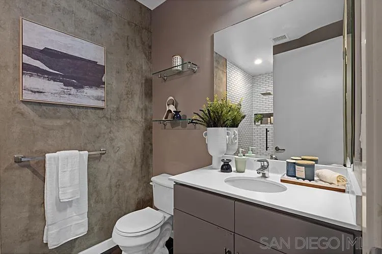 1050 Island Ave 110, San Diego, California 92101 home-pic-15