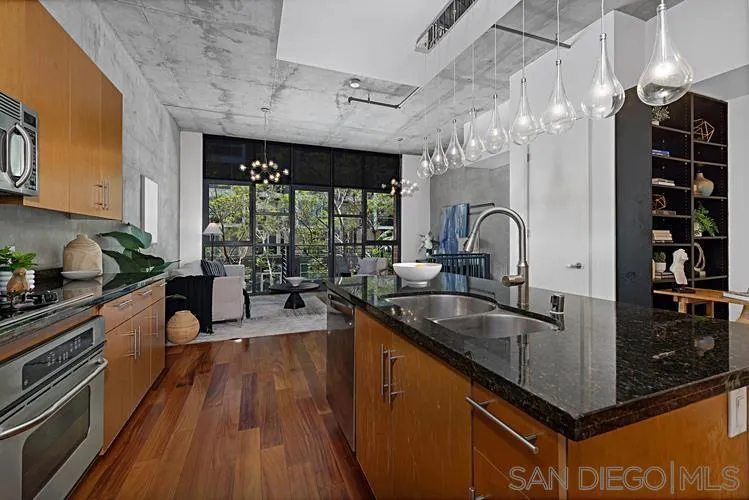 1050 Island Ave 110, San Diego, California 92101 home-pic-1