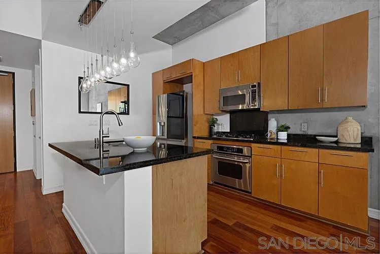 1050 Island Ave 110, San Diego, California 92101 home-pic-4