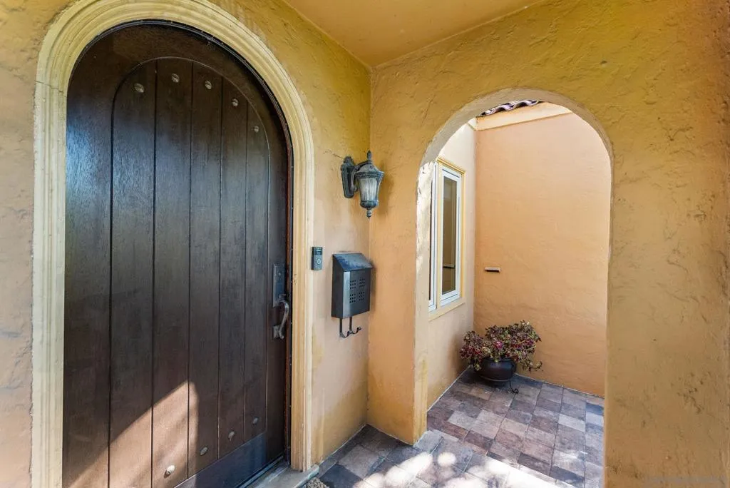 4965 Marlborough Drive, San Diego, California 92116 home-pic-4