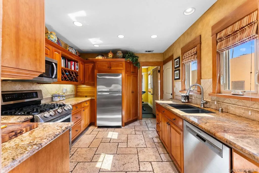 4965 Marlborough Drive, San Diego, California 92116 home-pic-10