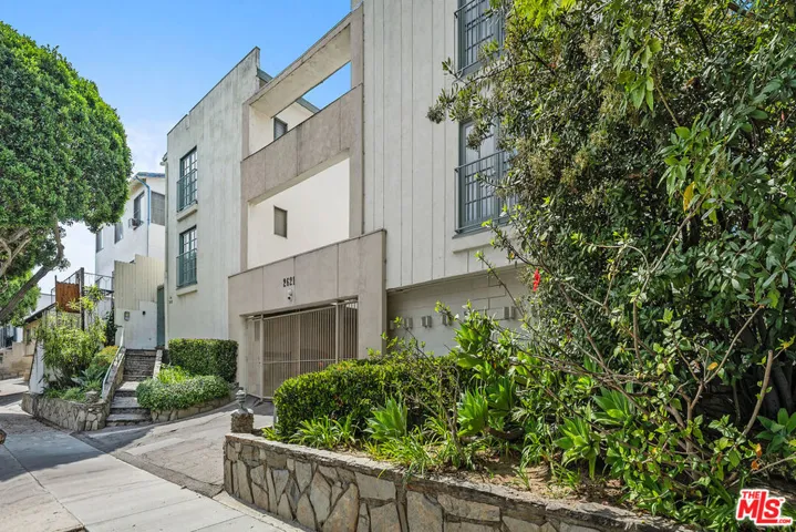 2621 Centinela Avenue 16, Santa Monica, California 90405