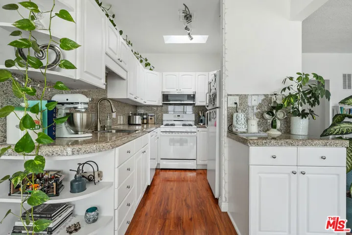 2621 Centinela Avenue 16, Santa Monica, California 90405