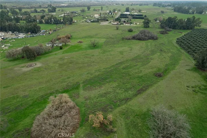 No Buildings, Personal Property or Gas Wells on this property