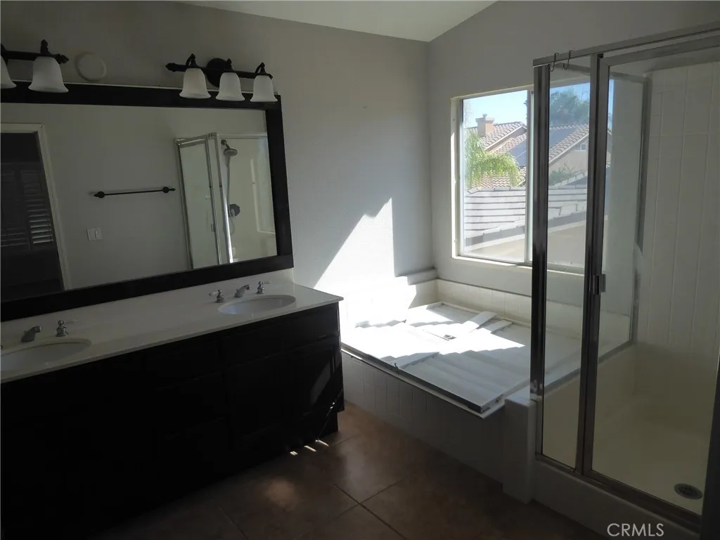 27069 Dawnview Court, Corona, California 92883 home-pic-25