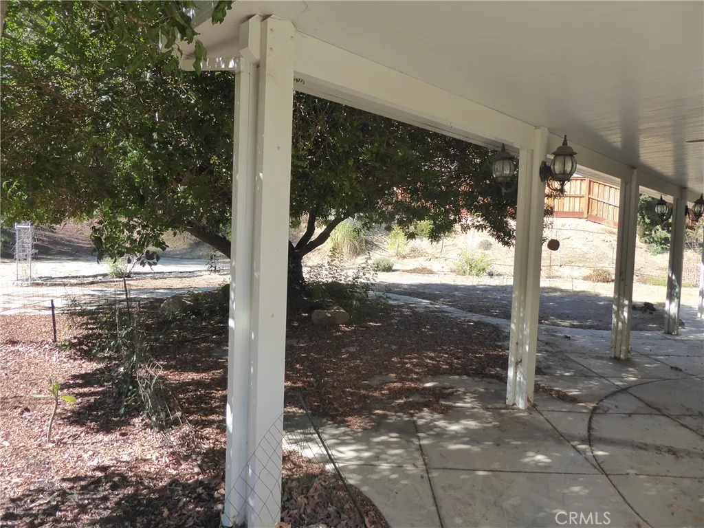 27069 Dawnview Court, Corona, California 92883 home-pic-34