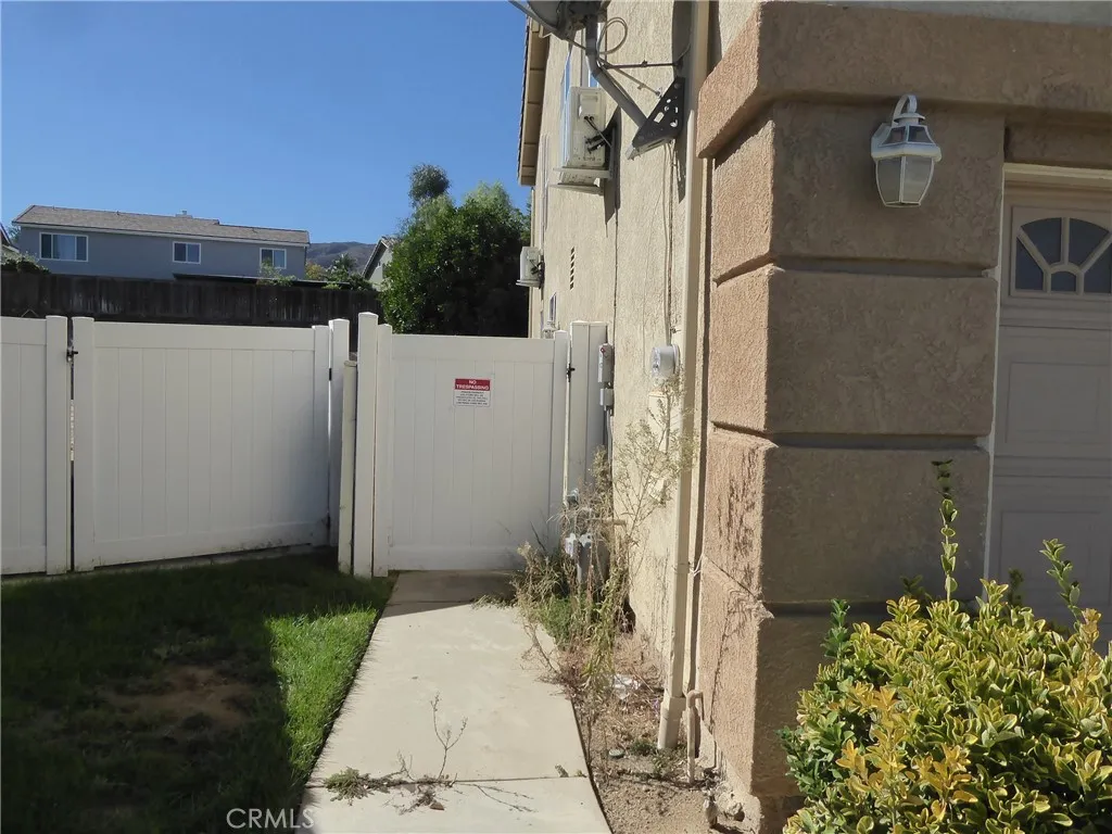 27069 Dawnview Court, Corona, California 92883 home-pic-4