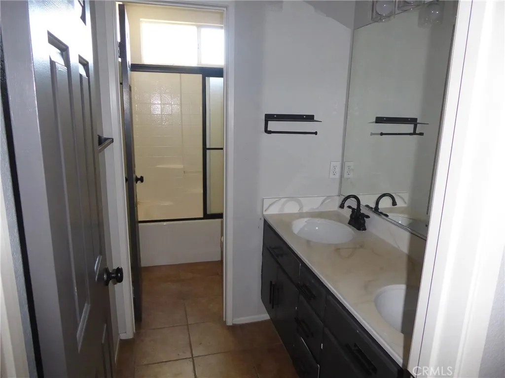 27069 Dawnview Court, Corona, California 92883 home-pic-28