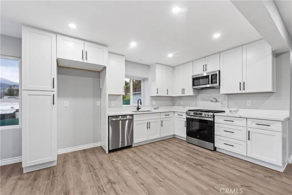 44275 Hillcrest Lane, Hemet, California 92544 home-pic-8