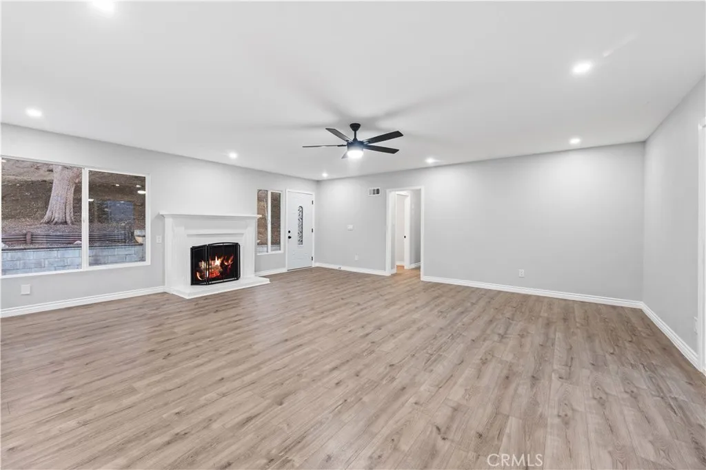 44275 Hillcrest Lane, Hemet, California 92544 home-pic-5