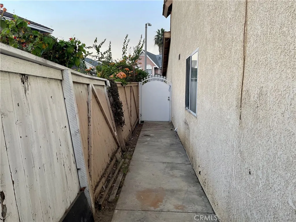 3100 Jeannie Cmn, Santa Ana, California 92703 home-pic-19