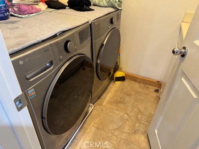 LAUNDRY WITH SINK
