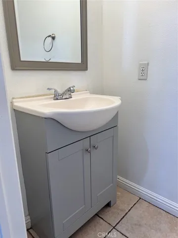 1/2 BATH
