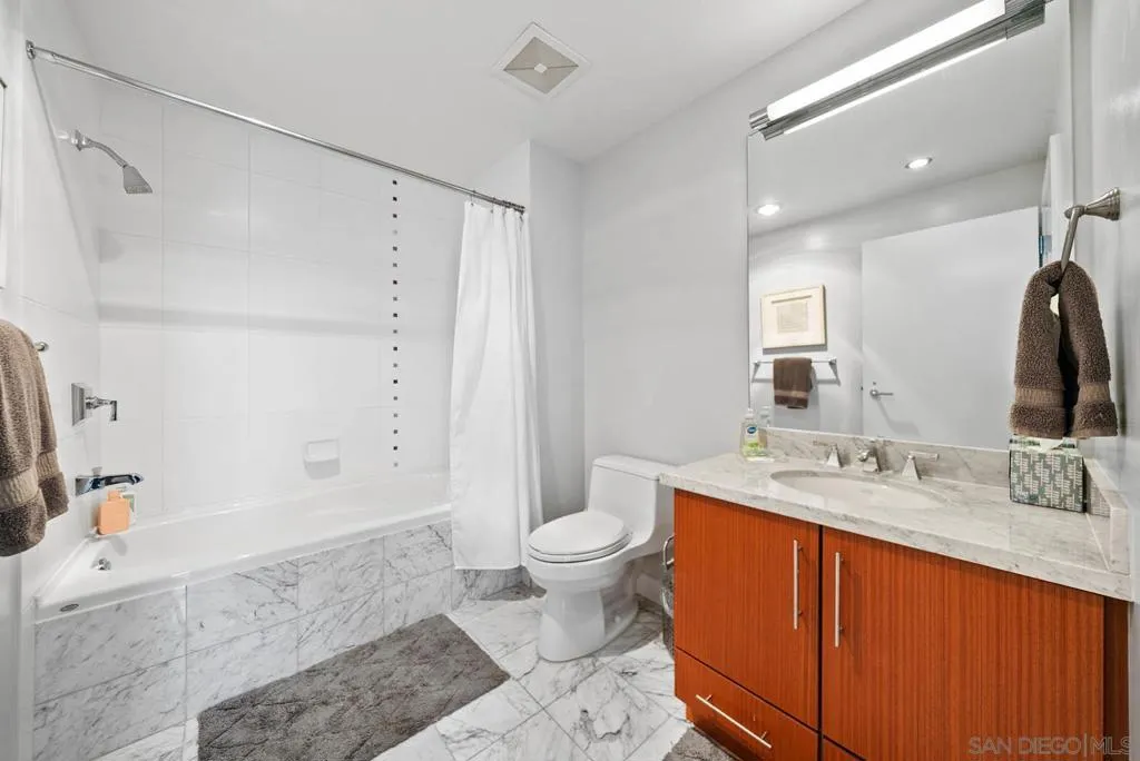 325 7th Ave 1901, San Diego, California 92101 home-pic-19