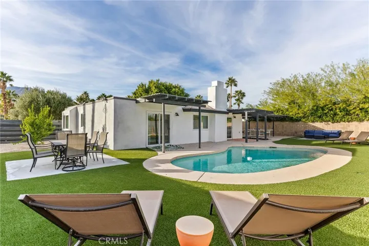 2564 N Aurora Drive, Palm Springs, California 92262