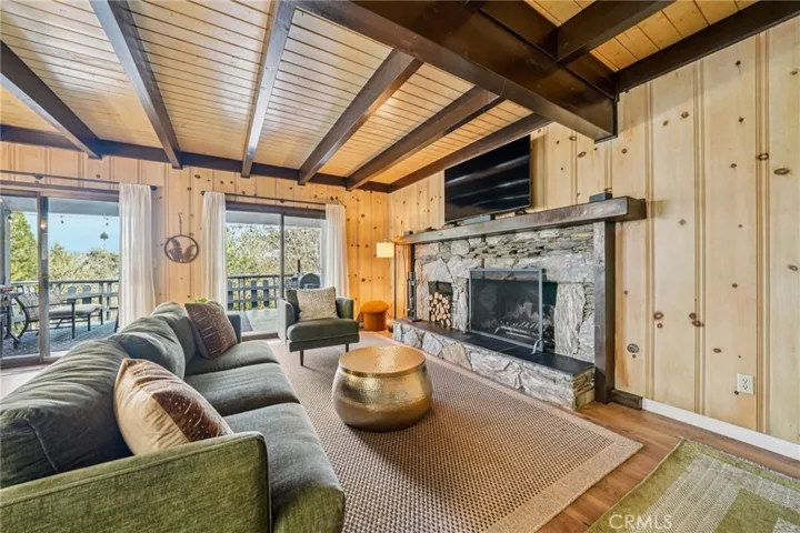 1823 Nob Hill Drive, Running Springs, California 92382