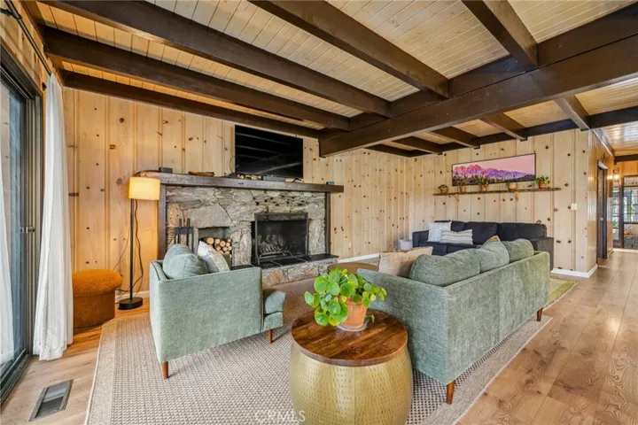 1823 Nob Hill Drive, Running Springs, California 92382