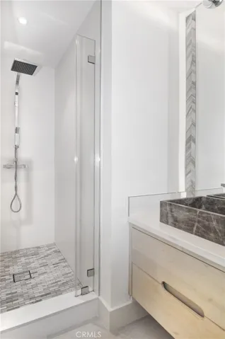 Downstairs Full Bath