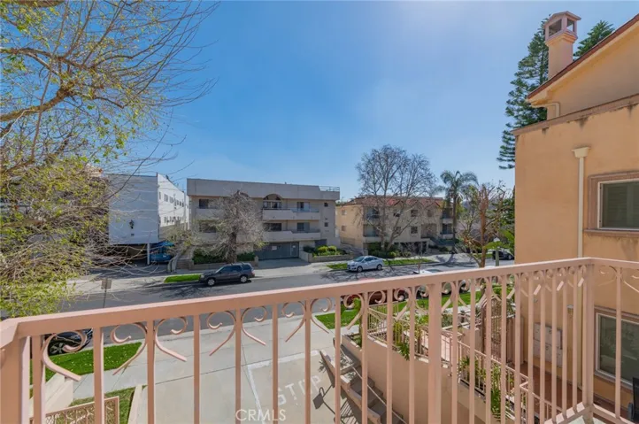 5719 Camellia 102, North Hollywood, California 91601