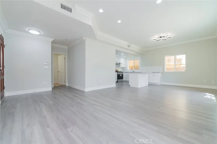 5719 Camellia 102, North Hollywood, California 91601
