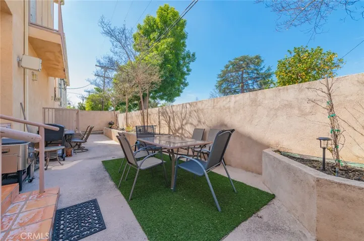 5719 Camellia 102, North Hollywood, California 91601