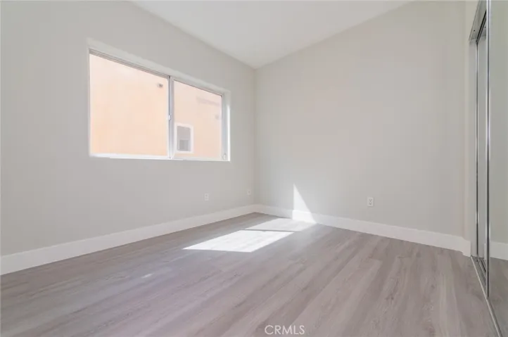 5719 Camellia 102, North Hollywood, California 91601