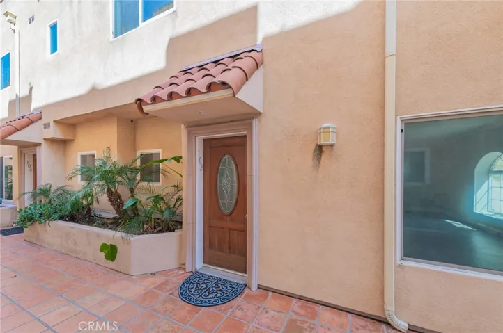 5719 Camellia 102, North Hollywood, California 91601