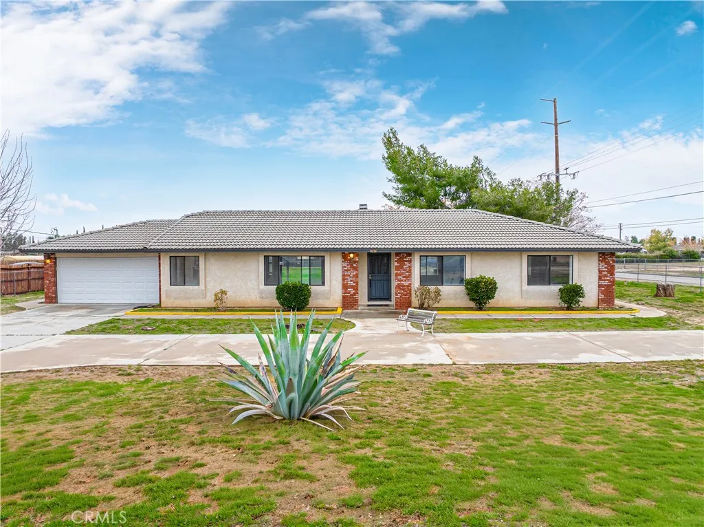 9239 Hickory Avenue, Hesperia, California 92345 home-pic-11