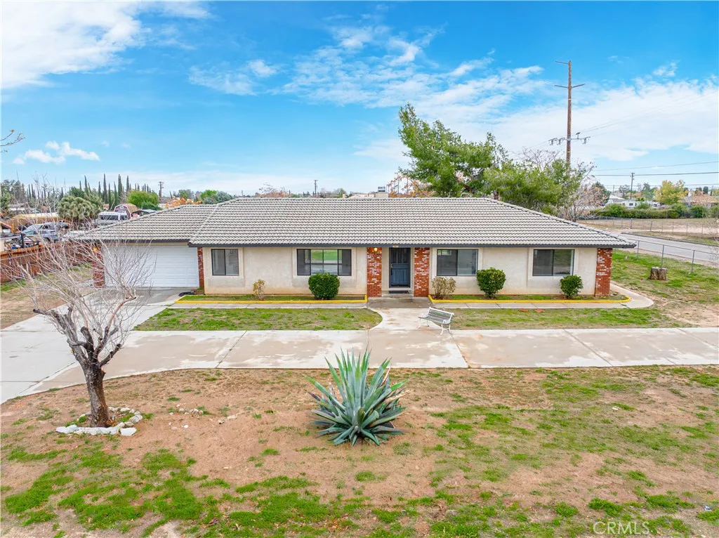 9239 Hickory Avenue, Hesperia, California 92345 home-pic-10